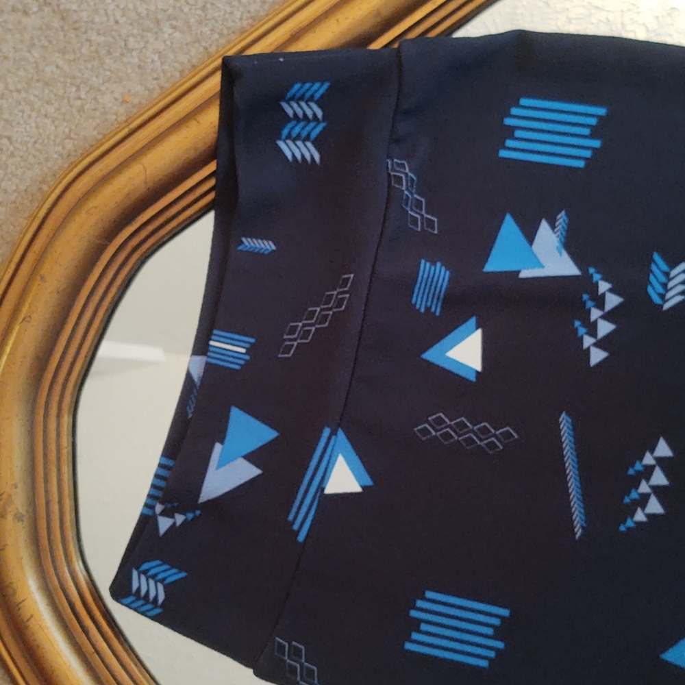 *SOLD* NWOT LuLaRoe Pencil Skirt Size M - Picture 2 of 4